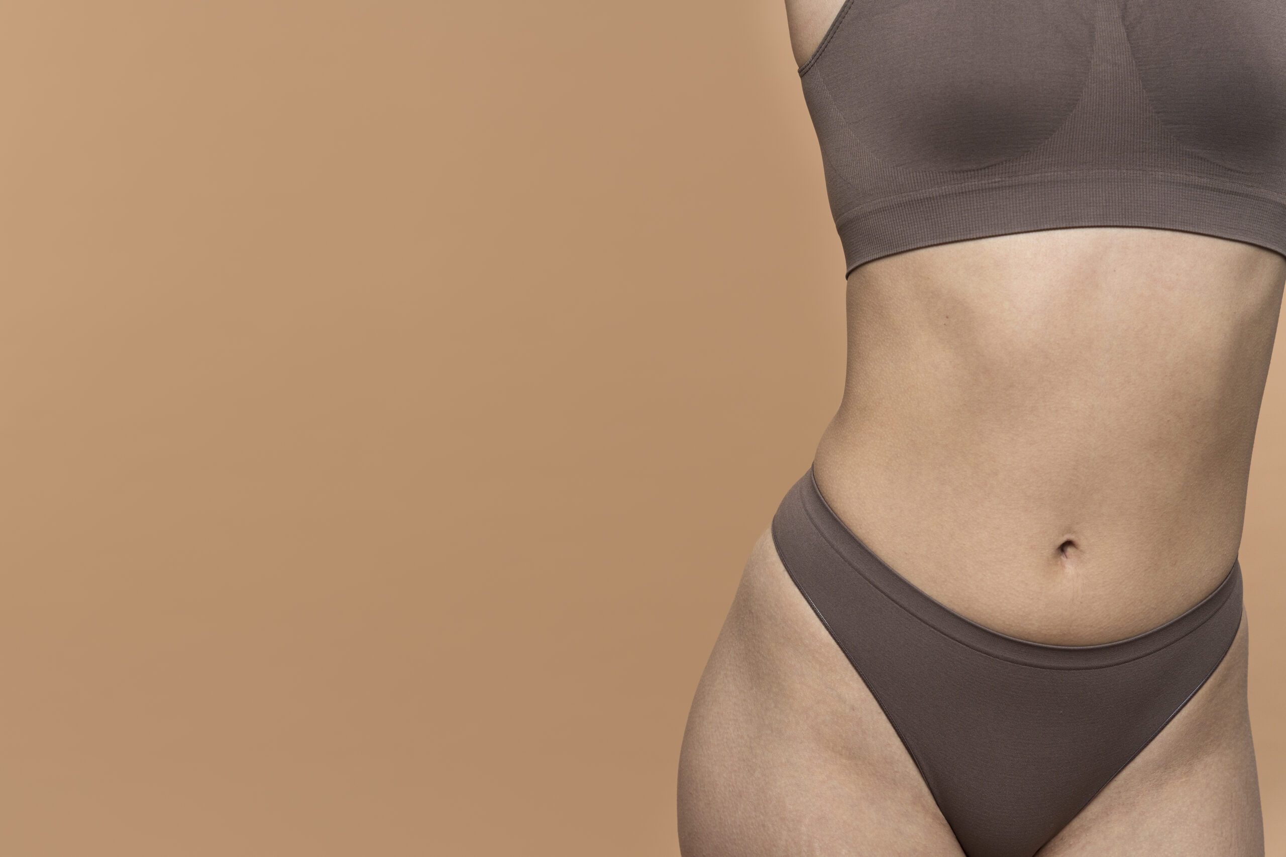 Hip Dips: o que é, por que aparece e como o Bumbum de Ouro pode suavizar esse incômodo estético